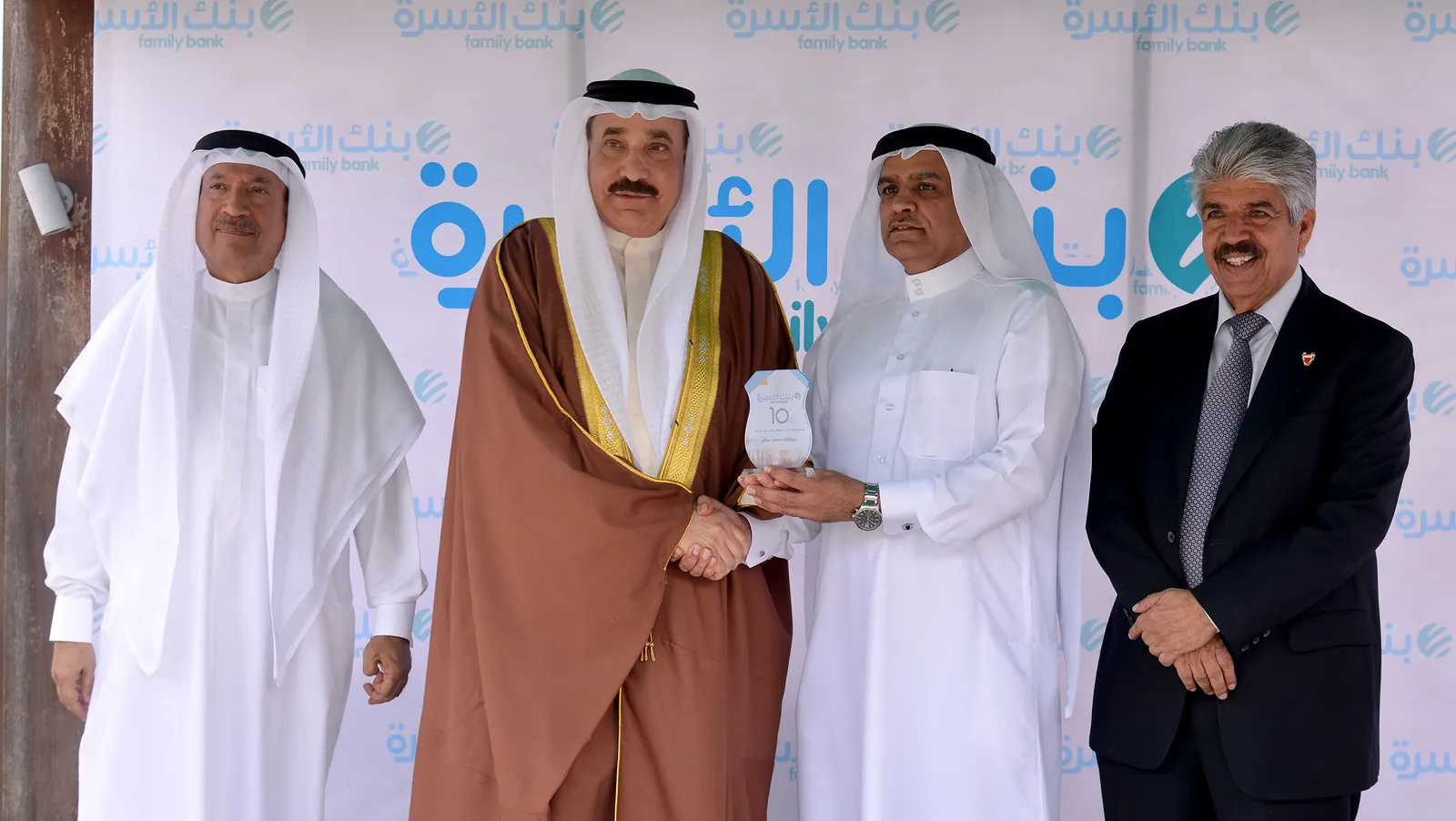 Featured image for “وزير العمل والتنمية الاجتماعية يفتتح المقر الجديد لبنك الأسرة”